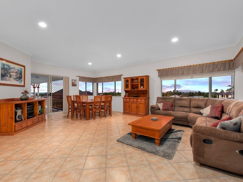 12 Capricorn Place, Bridgeman Downs QLD 4035