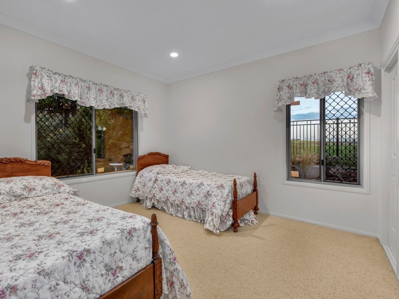 12 Capricorn Place, Bridgeman Downs QLD 4035