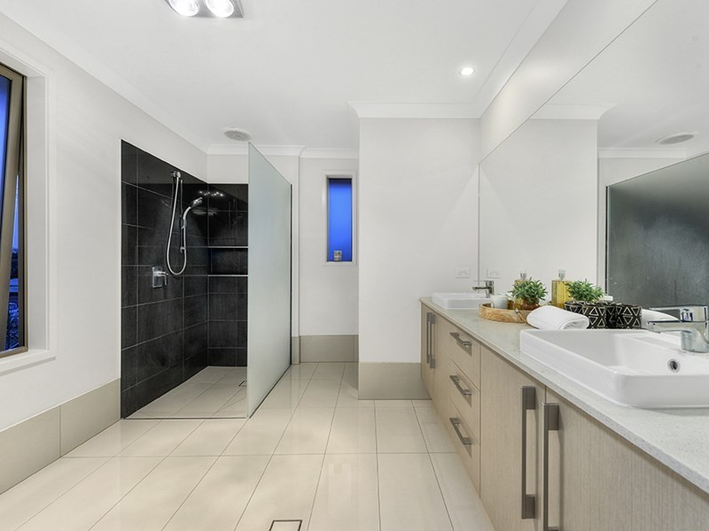 24 Harding Street, Hendra QLD 4011