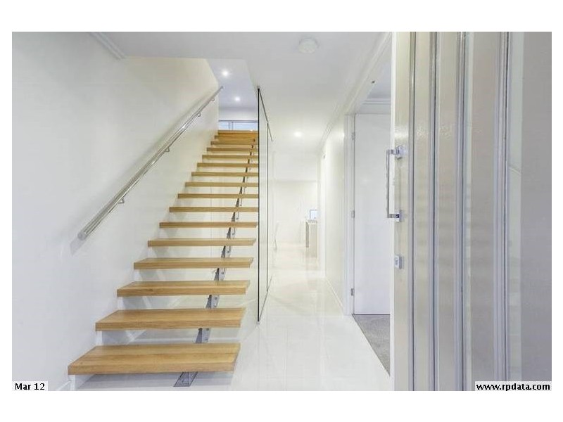 34 Rosina Street, Kangaroo Point QLD 4169