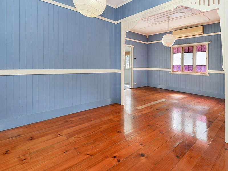 11 Bradley Avenue, Kedron QLD 4031