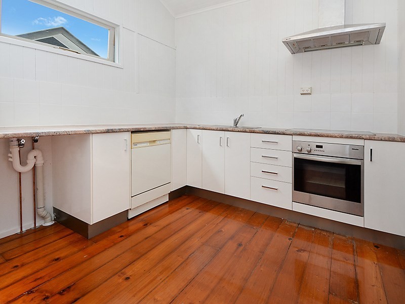 11 Bradley Avenue, Kedron QLD 4031