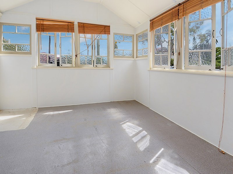 11 Bradley Avenue, Kedron QLD 4031