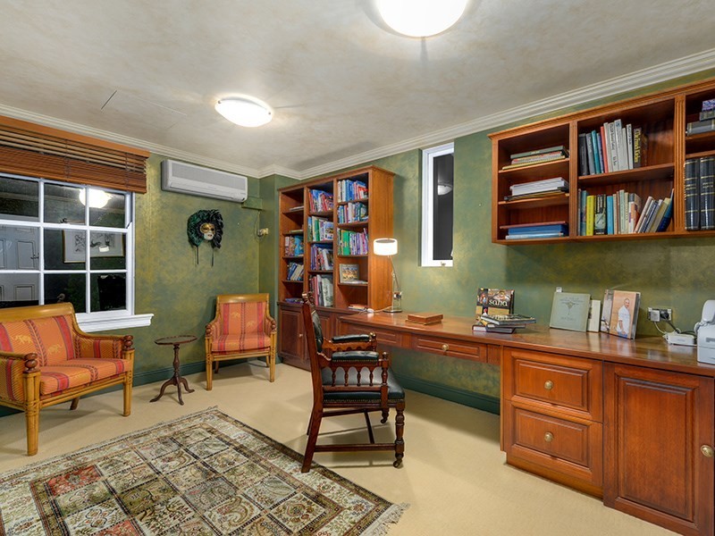 84 Markwell Street, Hamilton QLD 4007