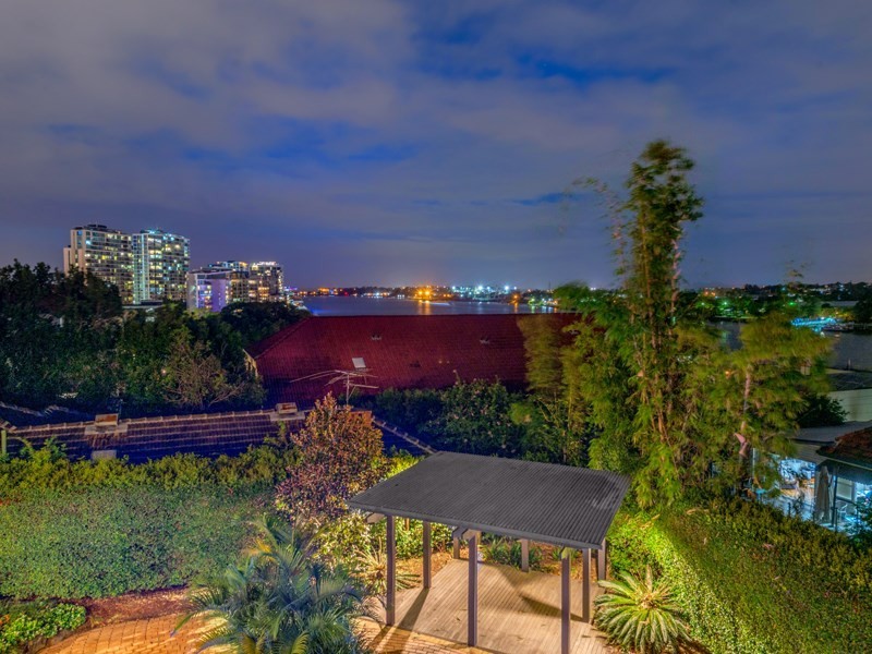 84 Markwell Street, Hamilton QLD 4007