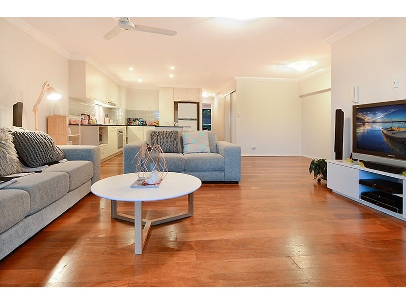 203/21 Miles Street, Clayfield QLD 4011