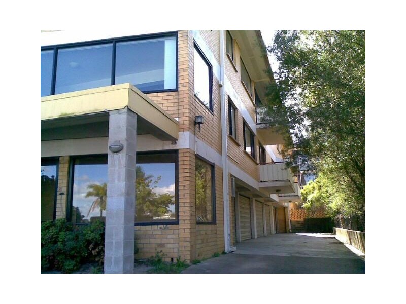 2/400 Kingsford Smith Drive, Hamilton QLD 4007