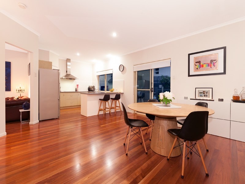 8 Bowen Street, Windsor QLD 4030