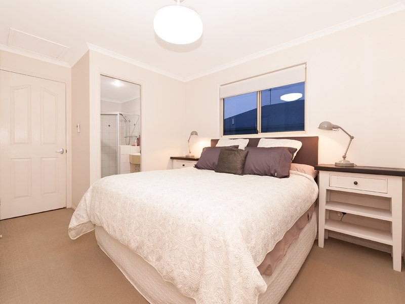 8 Bowen Street, Windsor QLD 4030