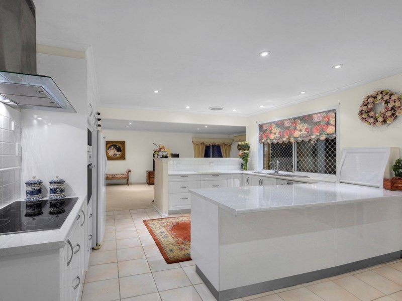 71 Galaxy Street, Bridgeman Downs QLD 4035