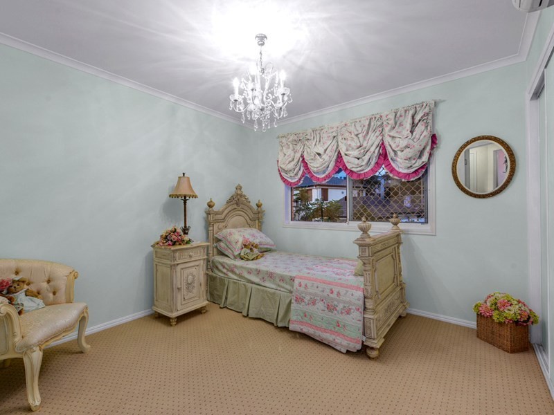 71 Galaxy Street, Bridgeman Downs QLD 4035