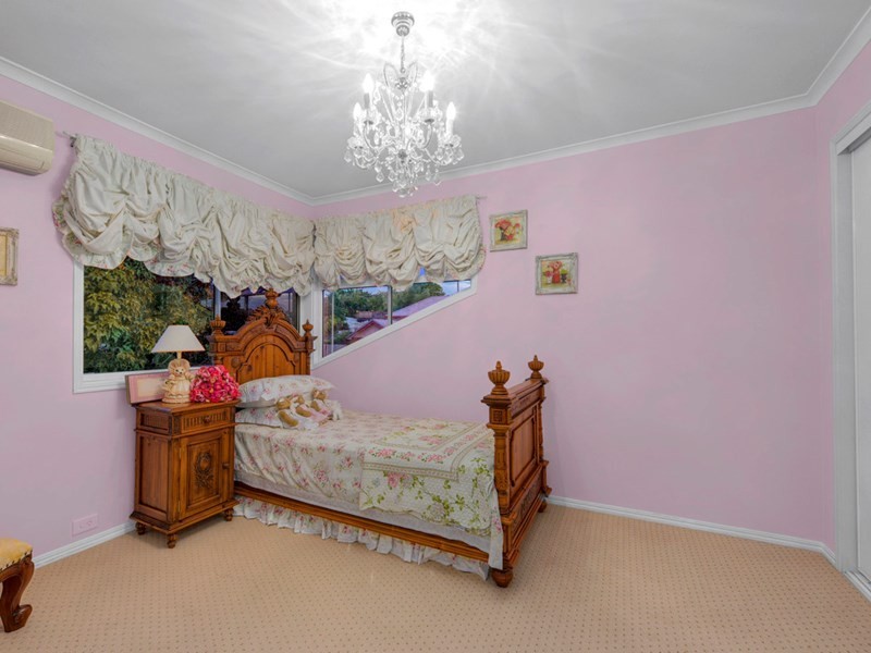 71 Galaxy Street, Bridgeman Downs QLD 4035