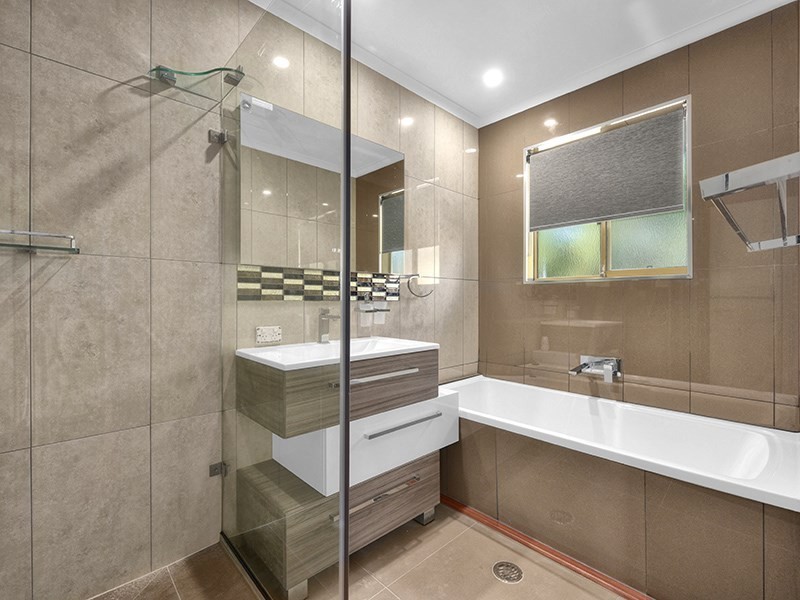 19 Galaxy Street, Bridgeman Downs QLD 4035