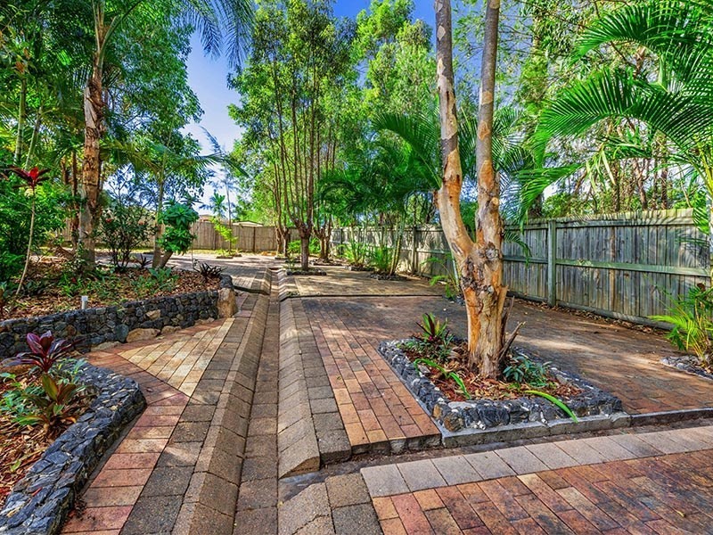 19 Galaxy Street, Bridgeman Downs QLD 4035