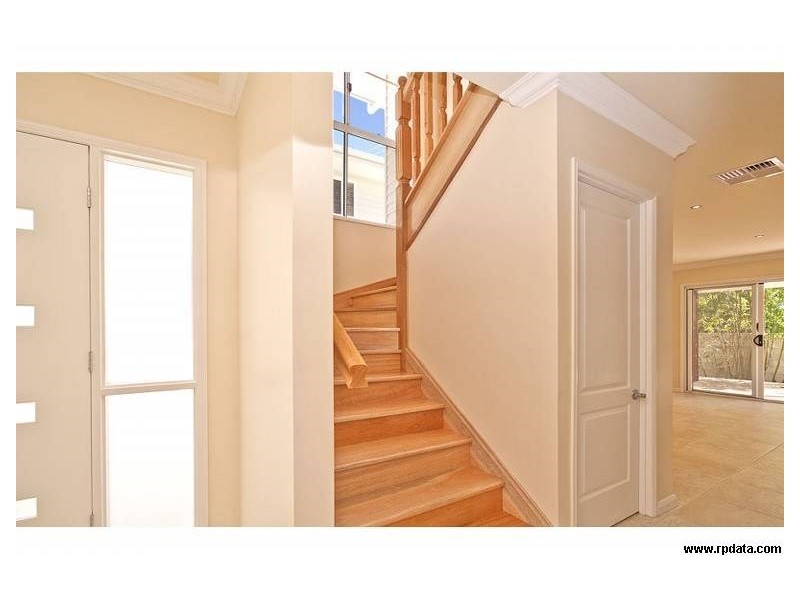 68A Winchester Street, Hamilton QLD 4007