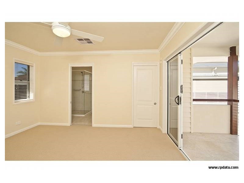 68A Winchester Street, Hamilton QLD 4007