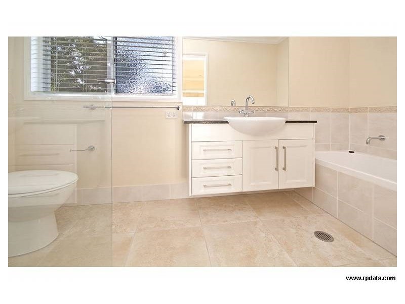 68A Winchester Street, Hamilton QLD 4007