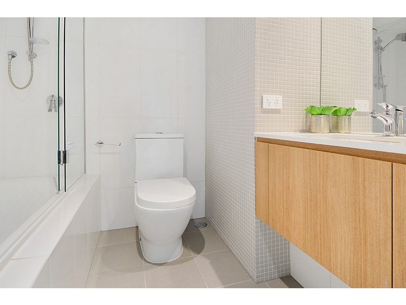 2102/118 Parkside Circuit, Hamilton QLD 4007