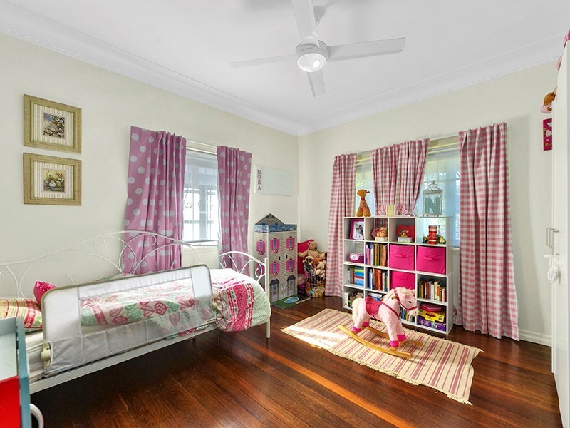 28 Dunedoo Street, Stafford QLD 4053