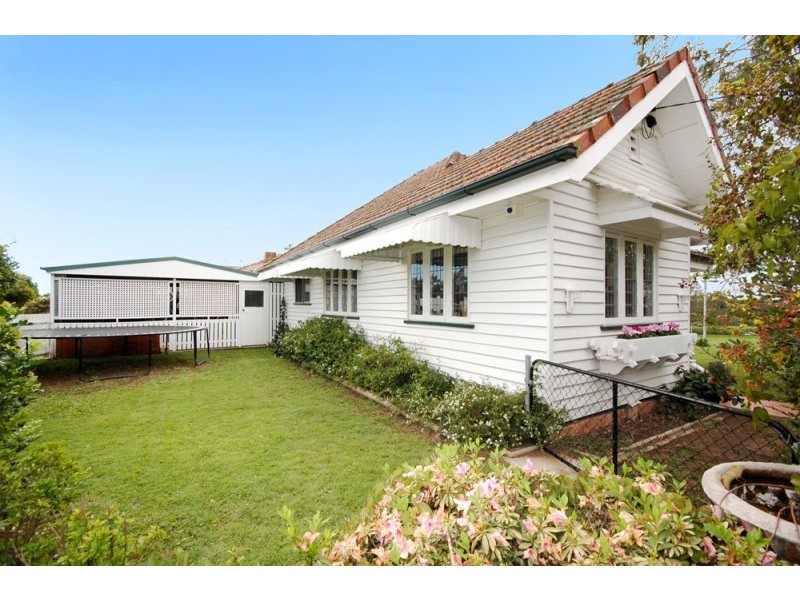 68 Eighth Avenue, Kedron QLD 4031