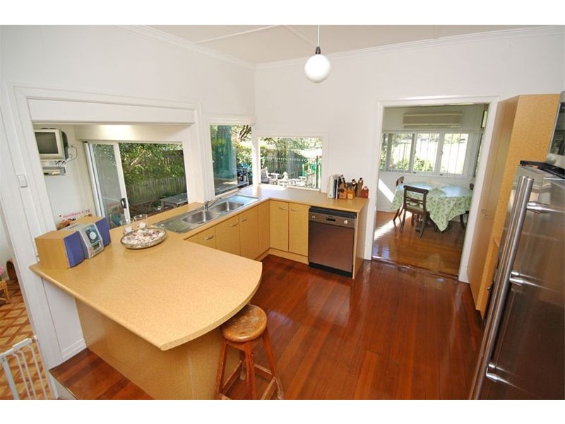 68 Eighth Avenue, Kedron QLD 4031