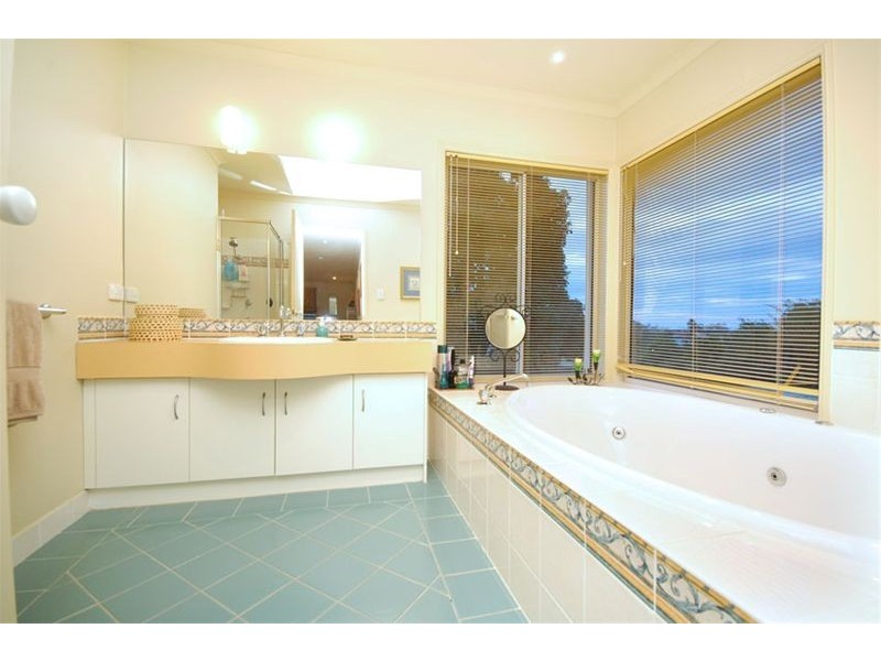 28 Kurrajong Place, Bridgeman Downs QLD 4035