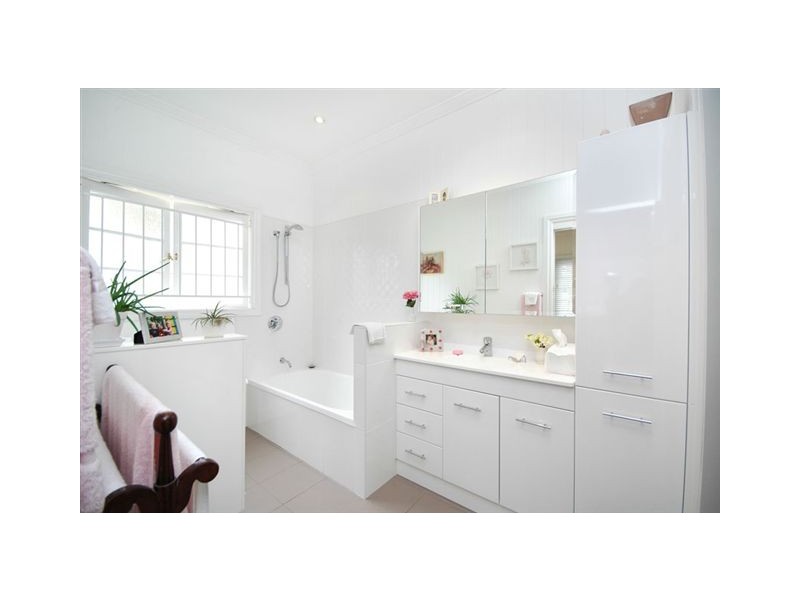 33 Royal Terrace, Hamilton QLD 4007