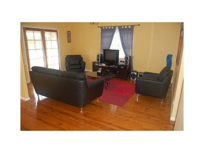 8 Rothschild Street, Eatons Hill QLD 4037