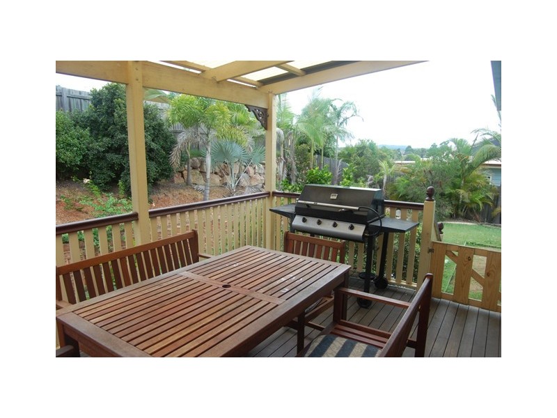 8 Rothschild Street, Eatons Hill QLD 4037