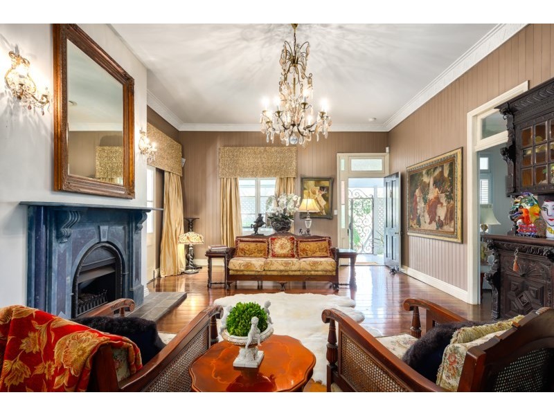 70 Hipwood Road, Hamilton QLD 4007