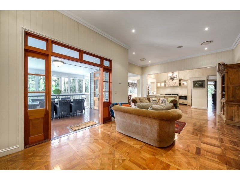 70 Hipwood Road, Hamilton QLD 4007