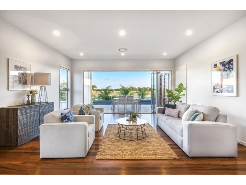 97 Raceview Avenue, Hendra QLD 4011