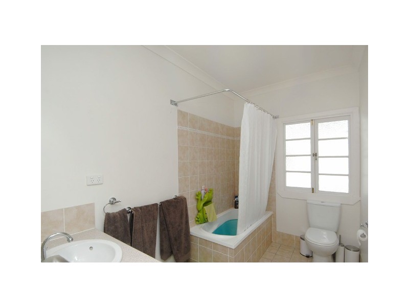 18 Koondara Street, Camp Hill QLD 4152