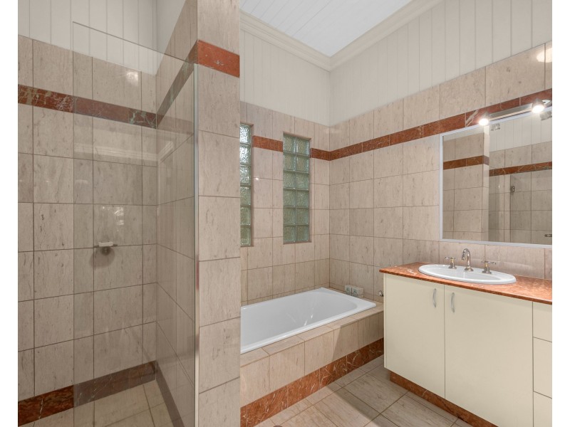 39 Sefton Avenue, Clayfield QLD 4011