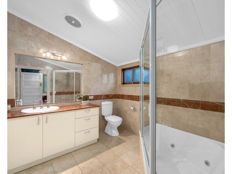 39 Sefton Avenue, Clayfield QLD 4011