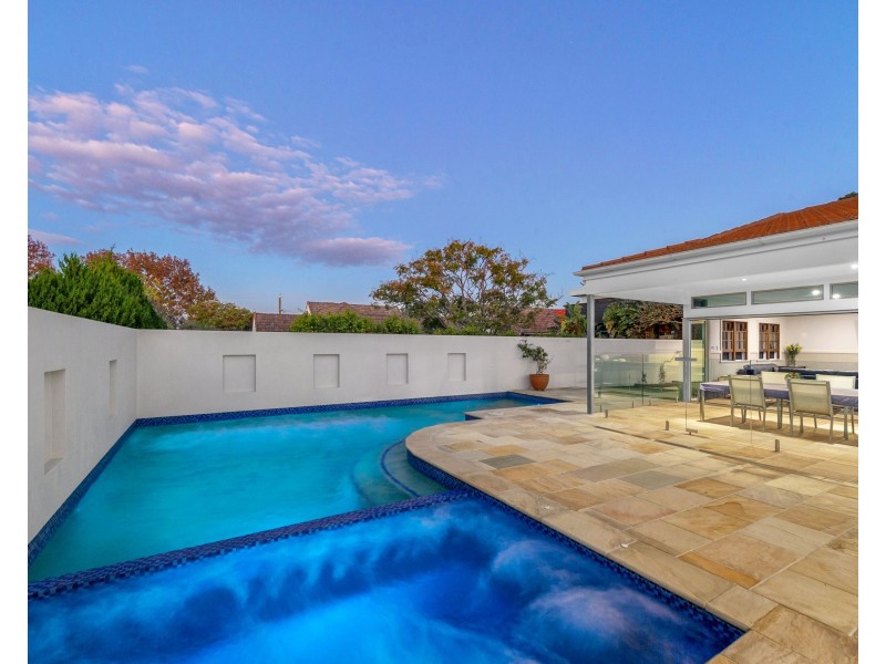 39 Sefton Avenue, Clayfield QLD 4011