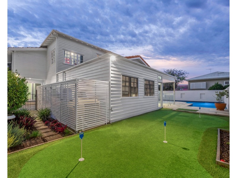 39 Sefton Avenue, Clayfield QLD 4011