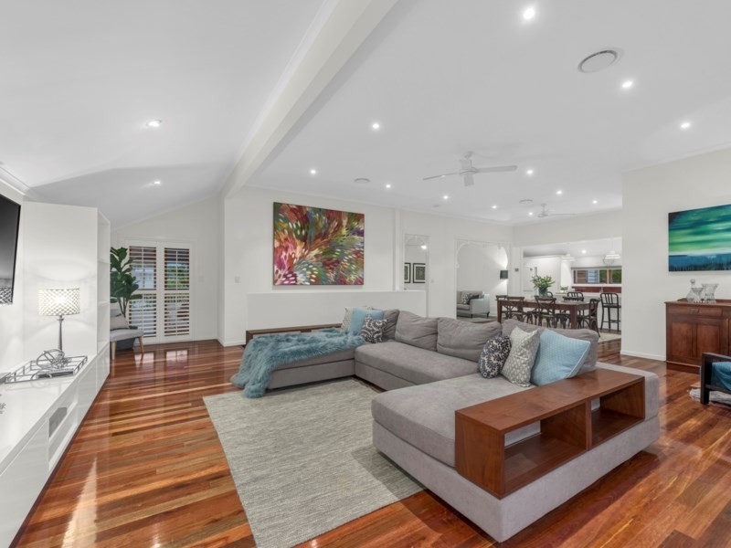 8 Pole Street, Northgate QLD 4013