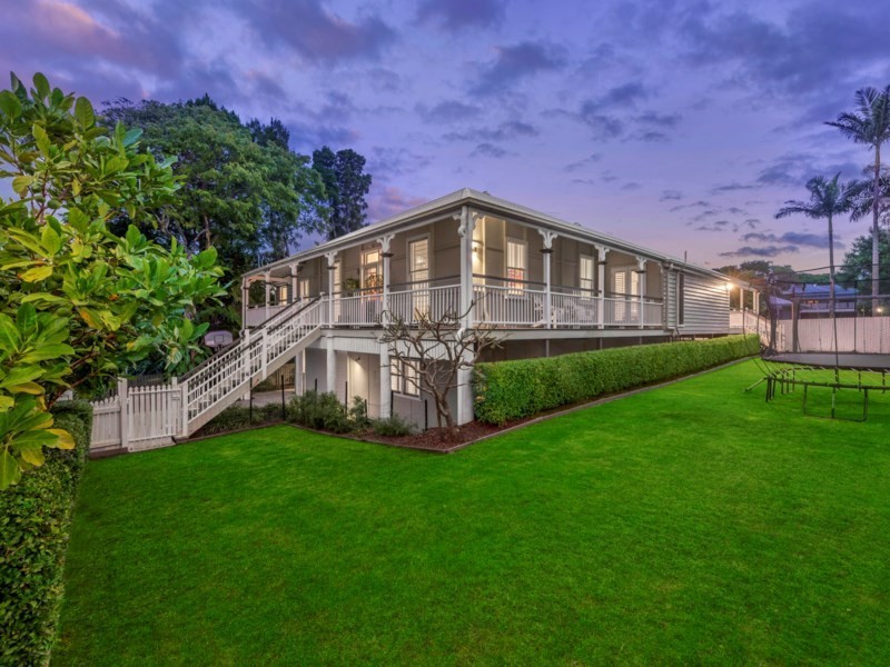 8 Pole Street, Northgate QLD 4013