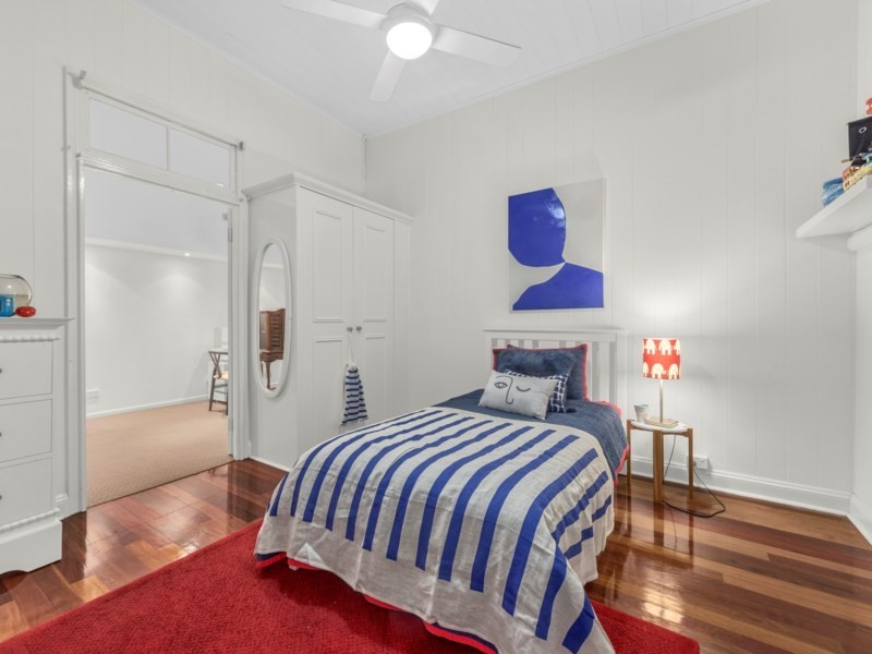 8 Pole Street, Northgate QLD 4013