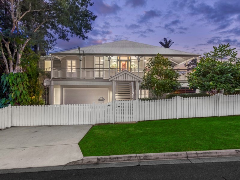 8 Pole Street, Northgate QLD 4013