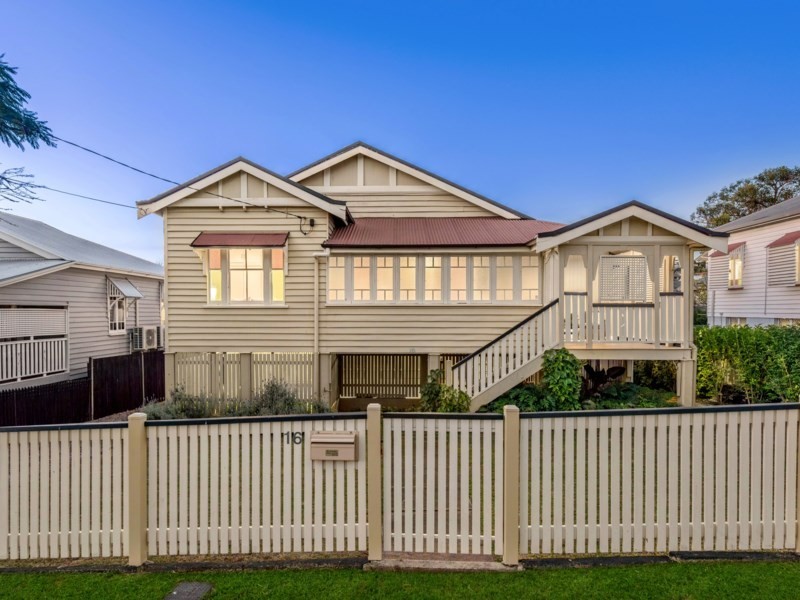 16 Cromwell Street, Wooloowin QLD 4030