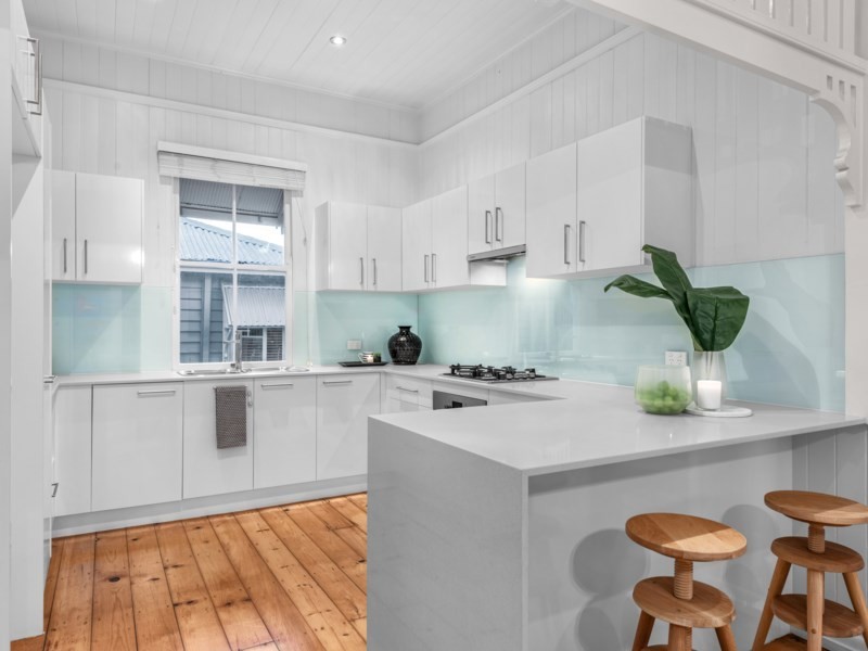 16 Cromwell Street, Wooloowin QLD 4030