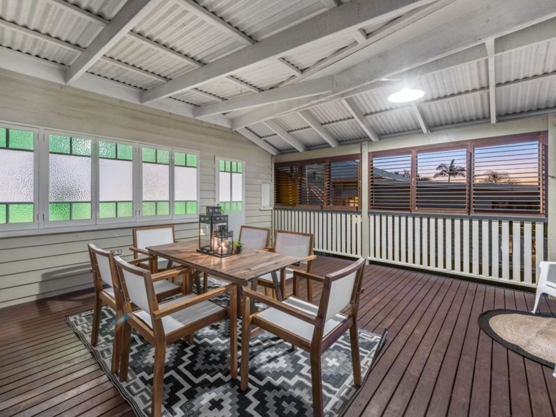 16 Cromwell Street, Wooloowin QLD 4030