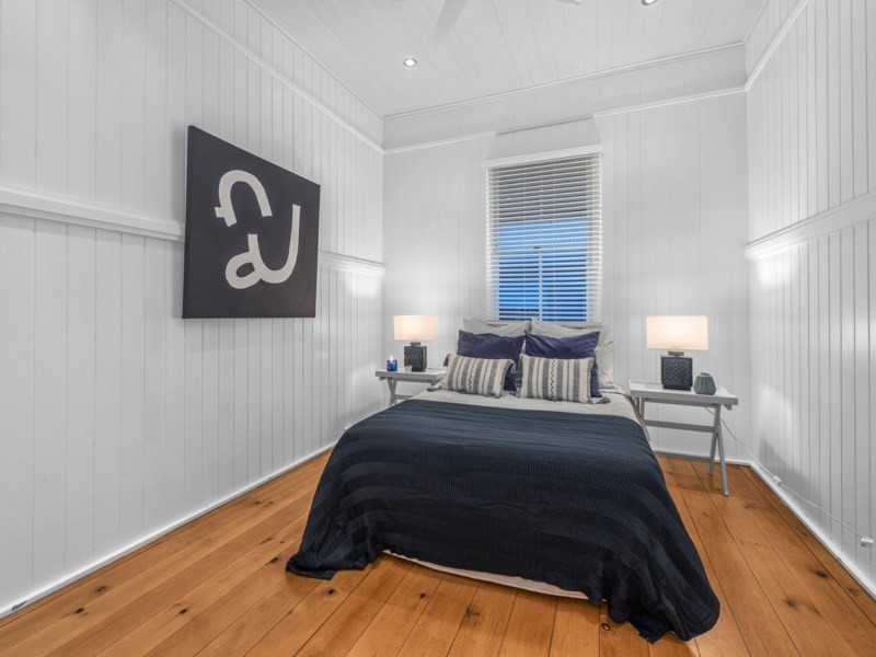 16 Cromwell Street, Wooloowin QLD 4030