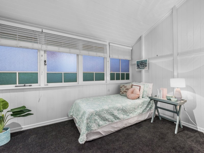 16 Cromwell Street, Wooloowin QLD 4030