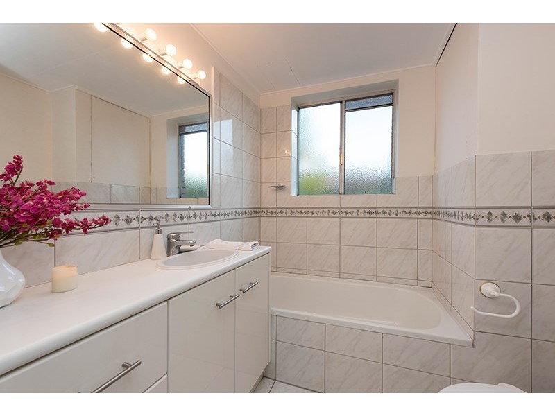 4/103 Windermere Road, Hamilton QLD 4007