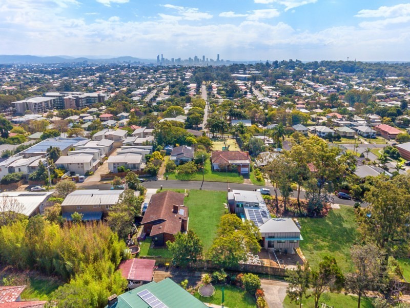 22 Cunard Street, Holland Park QLD 4121