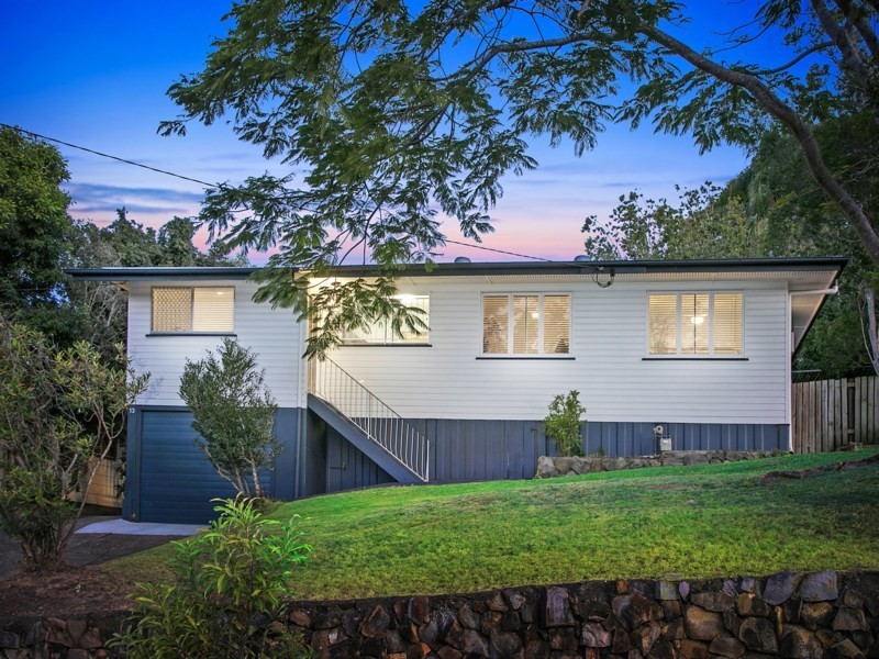 13 Menangle Avenue, Arana Hills QLD 4054