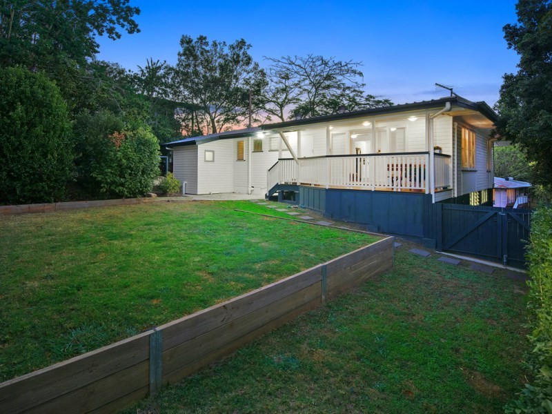 13 Menangle Avenue, Arana Hills QLD 4054